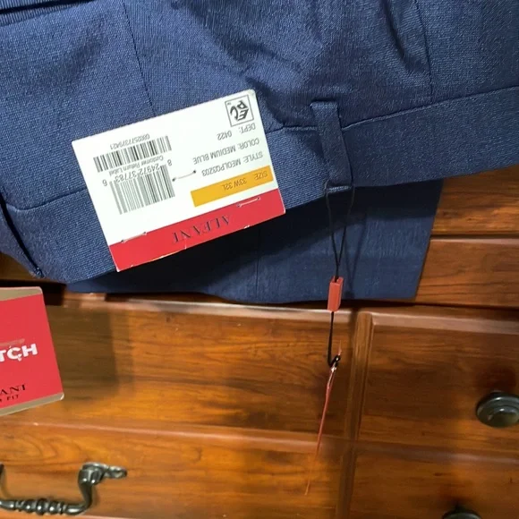 Mens 2 piece alfani suit brand new